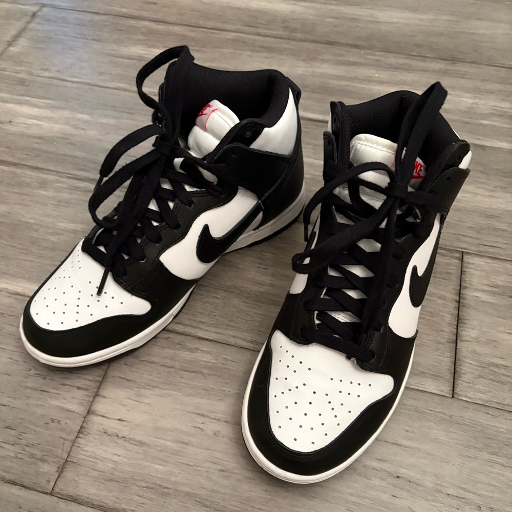 Nike Panda Dunks Size 7.5